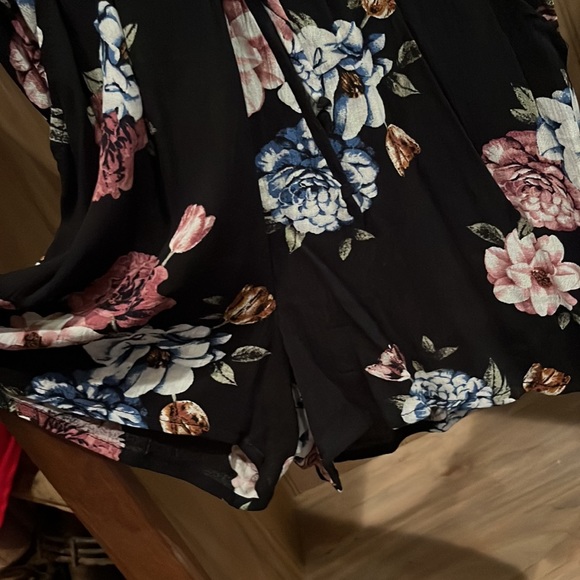 NWOT small black floral romper - Picture 2 of 11